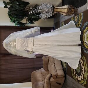 Michaelangelo, White Satin Embroider Ballgown Wedding Dress w Veil & Bra, Size 6